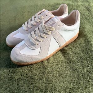 Maison Margelia Gats / Replicas